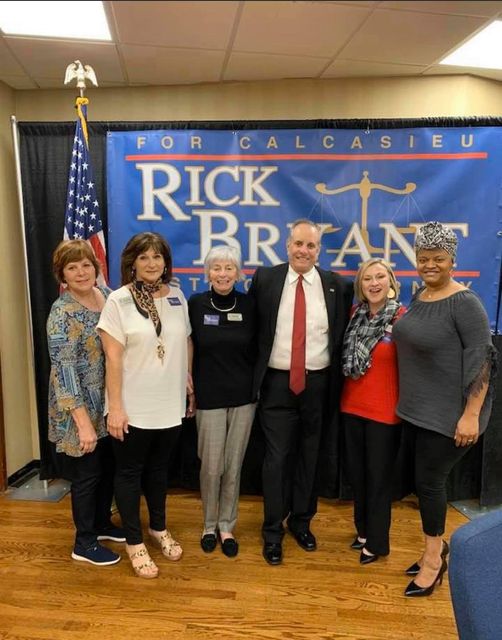 Congratulations to Rick Bryant who announced his running for Calcasieu Parish DA.  BTW those are the some beautiful Republican Women!!!